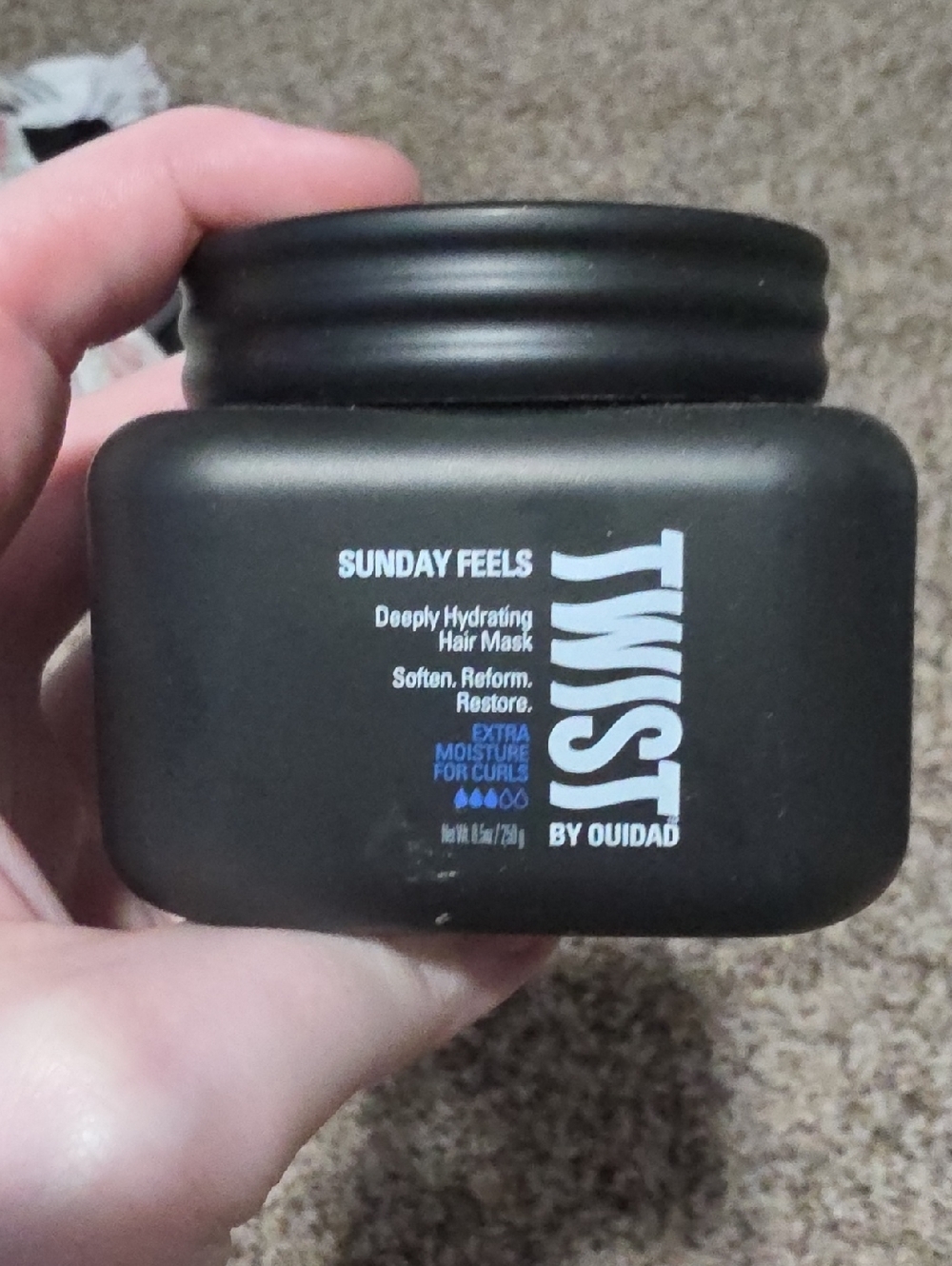 Twist Sunday Feels Deeply Hydrating Hair Mask - Black